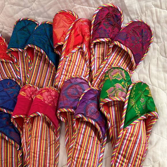 Korean Satin Slippers Set of 10 - Picture 3 of 10